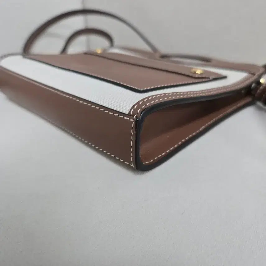 [BUNJANG] Burberry Micro Two-Tone Pocket Crossbody Bag / 버버리 마이크로 투톤 포켓 크로스백