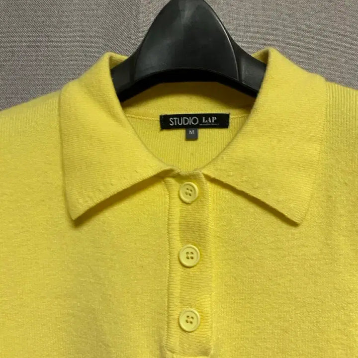 [BUNJANG] Studio Lab Canary Yellow Knit Short-Sleeve Top (Size 55 Recommended) / [스튜디오랩] 개나리 노랑 카라 니트 반팔 ( 55추천)