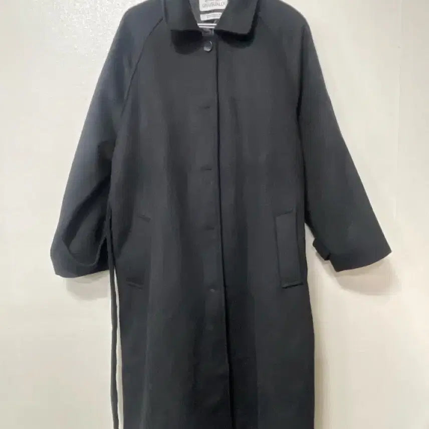 [BUNJANG] Vintage Base On Unusual Black Coat / 빈티지구 베이스온언유즈얼리 블랙 코트