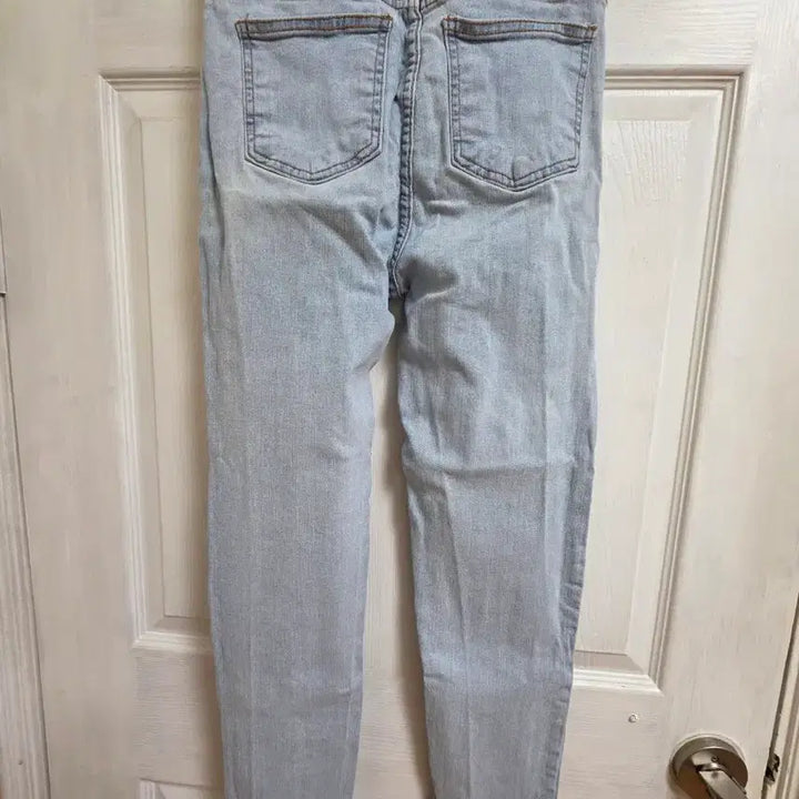 [BUNJANG] Skinny Light Wash Jeans / 스키니 연청바지