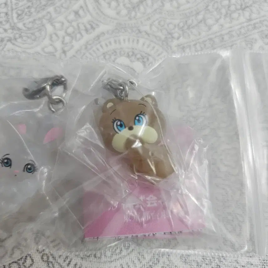 [BUNJANG] Foxy Illustration Mejirushi Bunny Bear Keyring Gacha / 폭시 일러스트레이션 메지루시 버니 베어 토끼 곰 키링 가챠