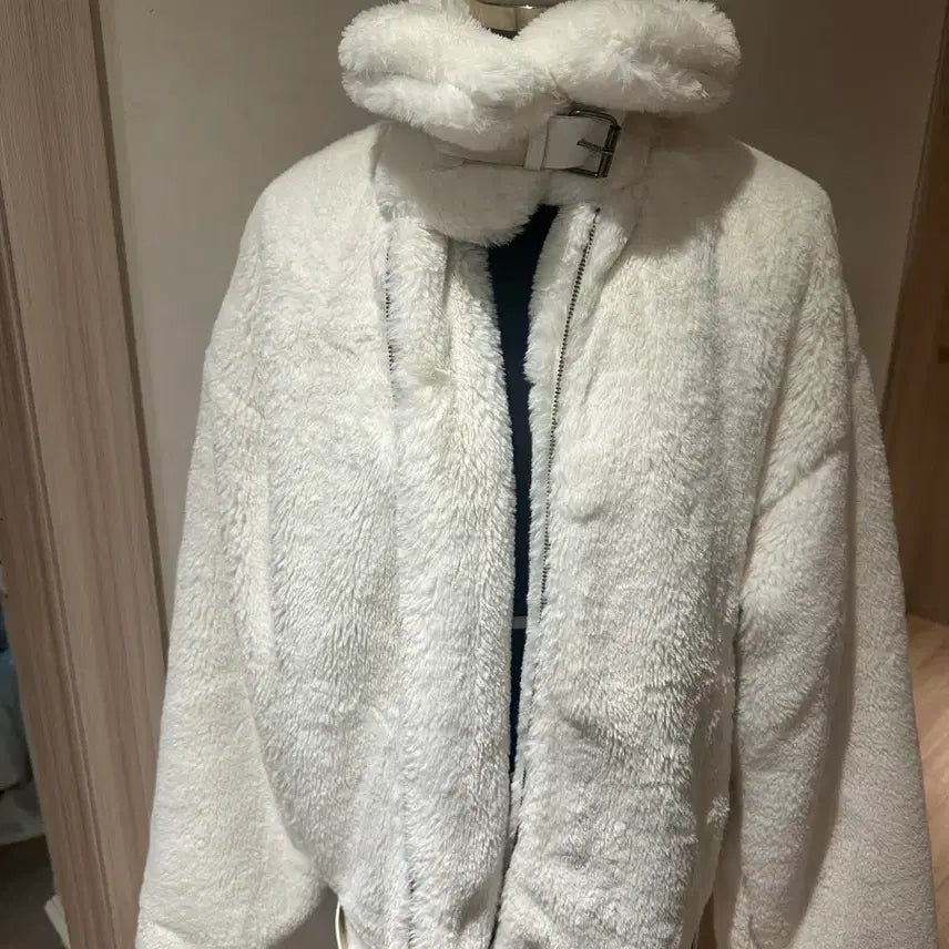 [BUNJANG] Unworn Faux Fur Mustang Coat - White Ivory Outerwear / [무료배송](1회착용) 퍼무스탕퍼코트화이트아이보리아우터교환환불불가
