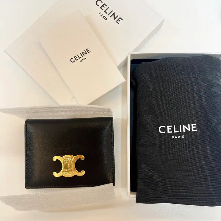 [BUNJANG] Celine Triomphe Bi-fold Card Wallet / [새상품급/정품]셀린느 바이폴드 카드 지갑 트리오페 공홈