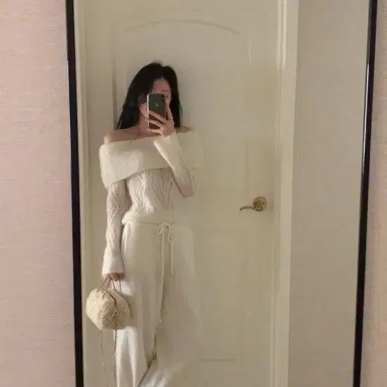 [BUNJANG] LePlain Neige Kid Mohair Off-Shoulder Knit Top / 르플레인 네쥬 키드모헤어 오프숄더 새상품