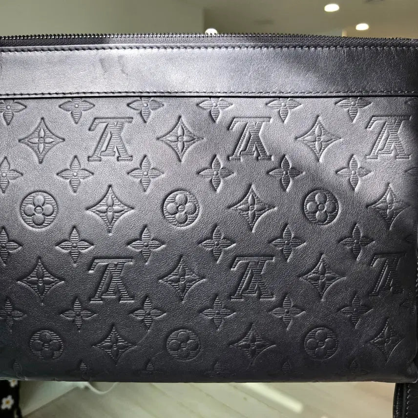 [SOLD OUT] 루이비통 포쉐트 투고 모노 섀도우 클러치 M81570