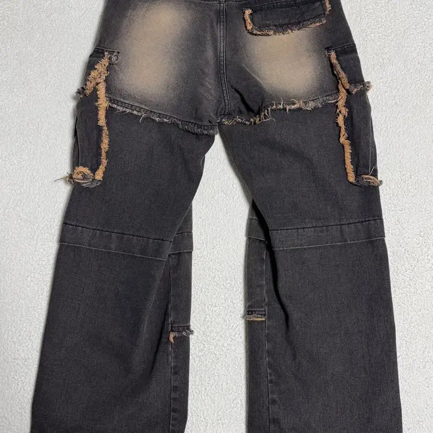 [BUNJANG] Black and Beige Distressed Denim Pants / 데미지드 팬츠