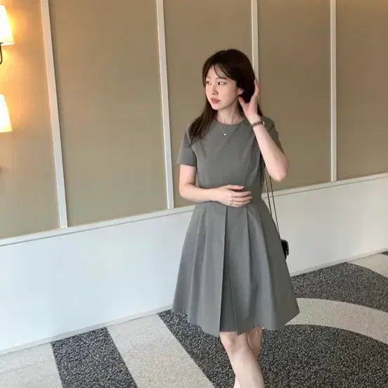 [BUNJANG] OddLine Sand Flare Dress - Powder Khaki / [오드라인] 샌드 플레어 원피스 -M/파우더카키