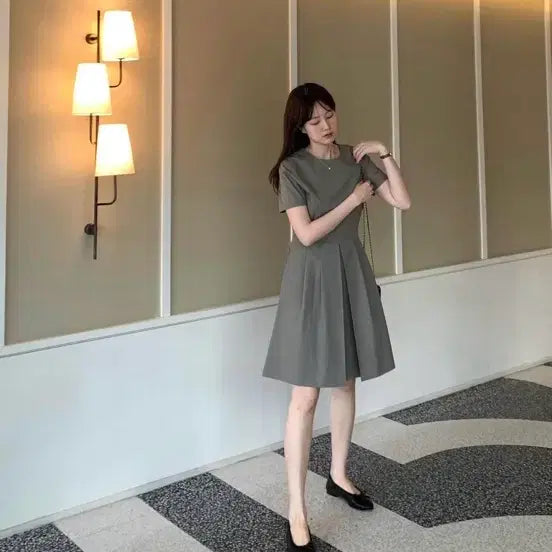 [BUNJANG] OddLine Sand Flare Dress - Powder Khaki / [오드라인] 샌드 플레어 원피스 -M/파우더카키
