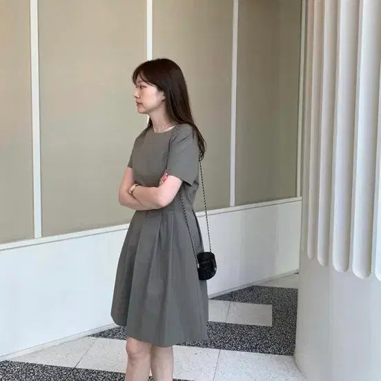 [BUNJANG] OddLine Sand Flare Dress - Powder Khaki / [오드라인] 샌드 플레어 원피스 -M/파우더카키