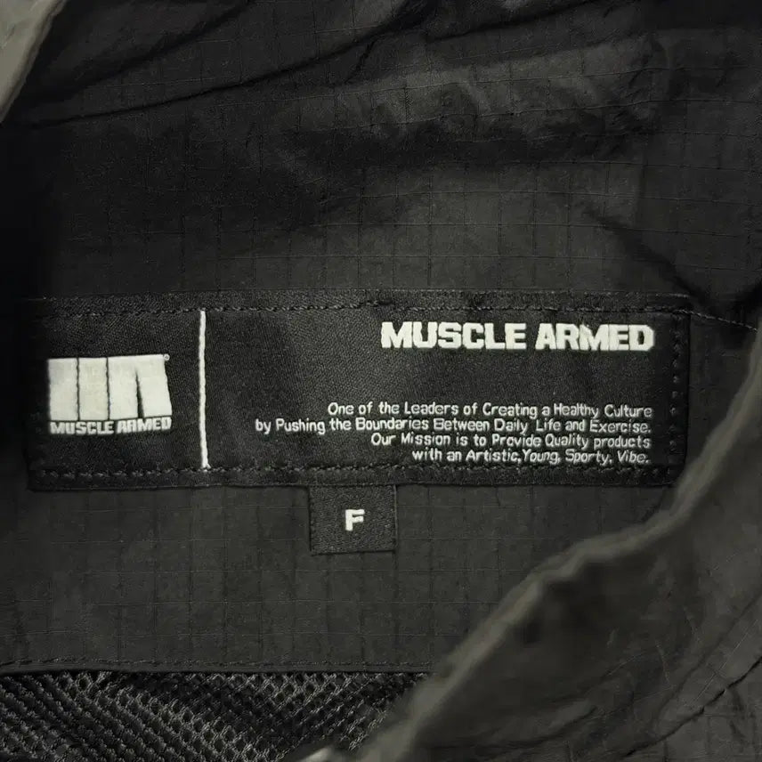 [BUNJANG] Muscle Armed Woman Active Tech Jacket / 머슬암드 우먼 액티브 테크 자켓 블랙