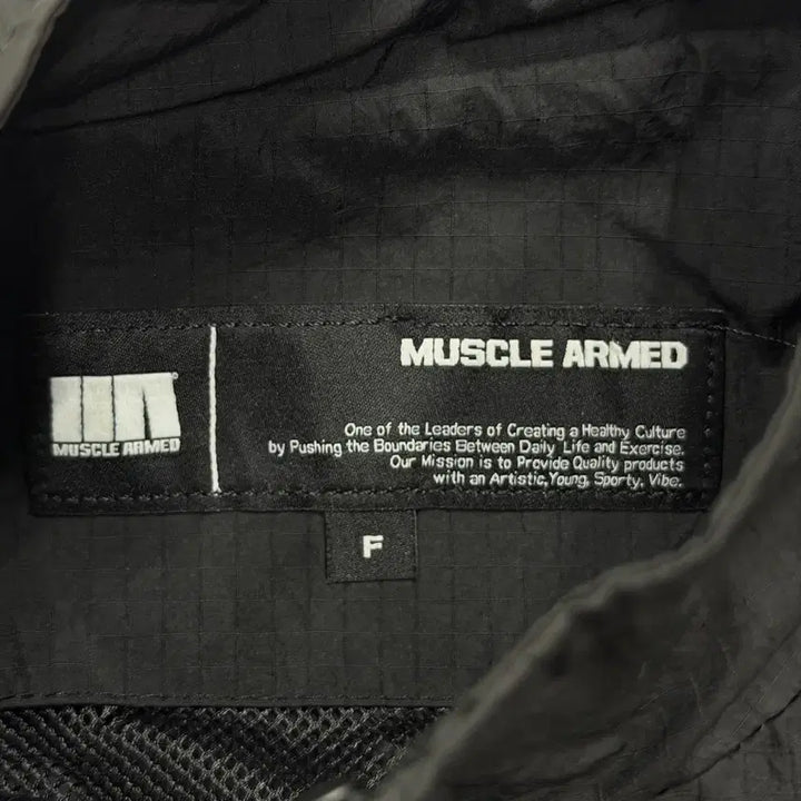 [BUNJANG] Muscle Armed Woman Active Tech Jacket / 머슬암드 우먼 액티브 테크 자켓 블랙
