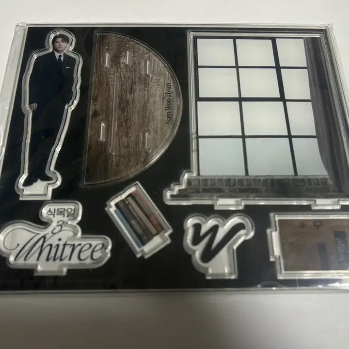 [BUNJANG] Nam Woohyun Whitree Acrylic Stand / 남우현 실목일3-Whitree 아크릴 스탠드