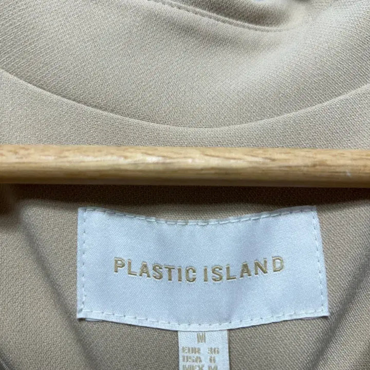 [BUNJANG] Plastic Island Beige Double Button Trench Coat / 플라스틱 아일랜드 55 베이지 더블 버튼 트렌치 코트