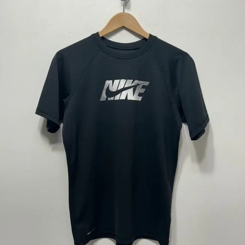 [BUNJANG] Nike Black Dri-FIT Short Sleeve T-Shirt / 나이키 블랙 반팔 티셔츠 드라이핏 S