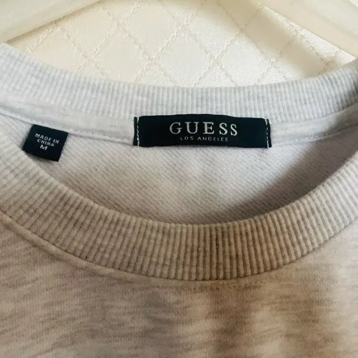 [BUNJANG] Guess Sweatshirt / 게스 맨투맨