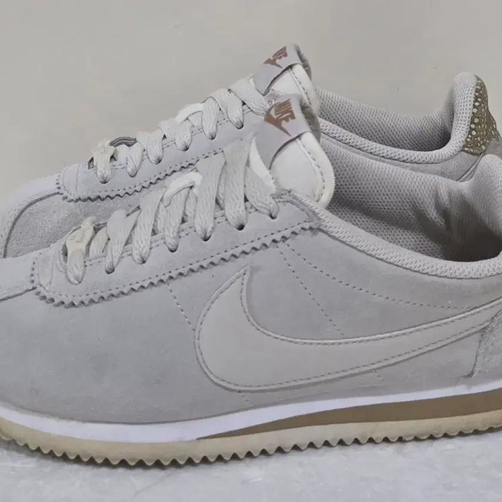 [BUNJANG] Nike x Maria Sharapova Classic Cortez Premium Sneakers / [240] 나이키X마리아샤라포바 클래식 코르테즈 프리미엄ㅡ단종매물,최저가