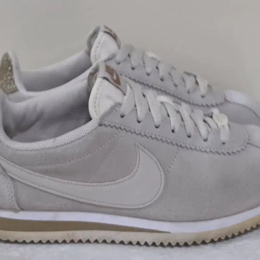 [BUNJANG] Nike x Maria Sharapova Classic Cortez Premium Sneakers / [240] 나이키X마리아샤라포바 클래식 코르테즈 프리미엄ㅡ단종매물,최저가