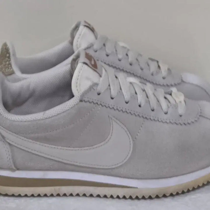 [BUNJANG] Nike x Maria Sharapova Classic Cortez Premium Sneakers / [240] 나이키X마리아샤라포바 클래식 코르테즈 프리미엄ㅡ단종매물,최저가