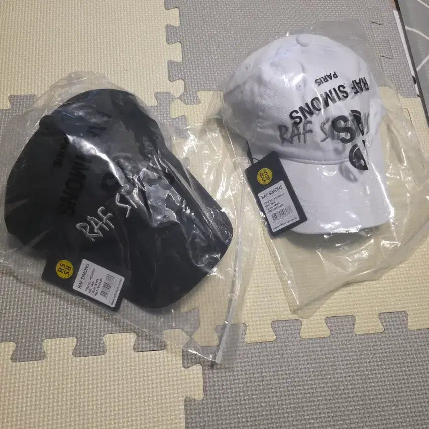 [BUNJANG] Raf Simons White Black Embroidered Ball Cap / 라프시몬스 화이트 블랙 볼캡 58cm 새상품