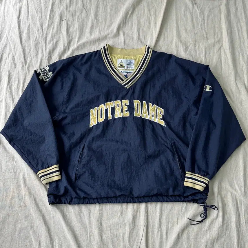 [SOLD OUT] 챔피온 90s 노트르담 나일론 웜업 L