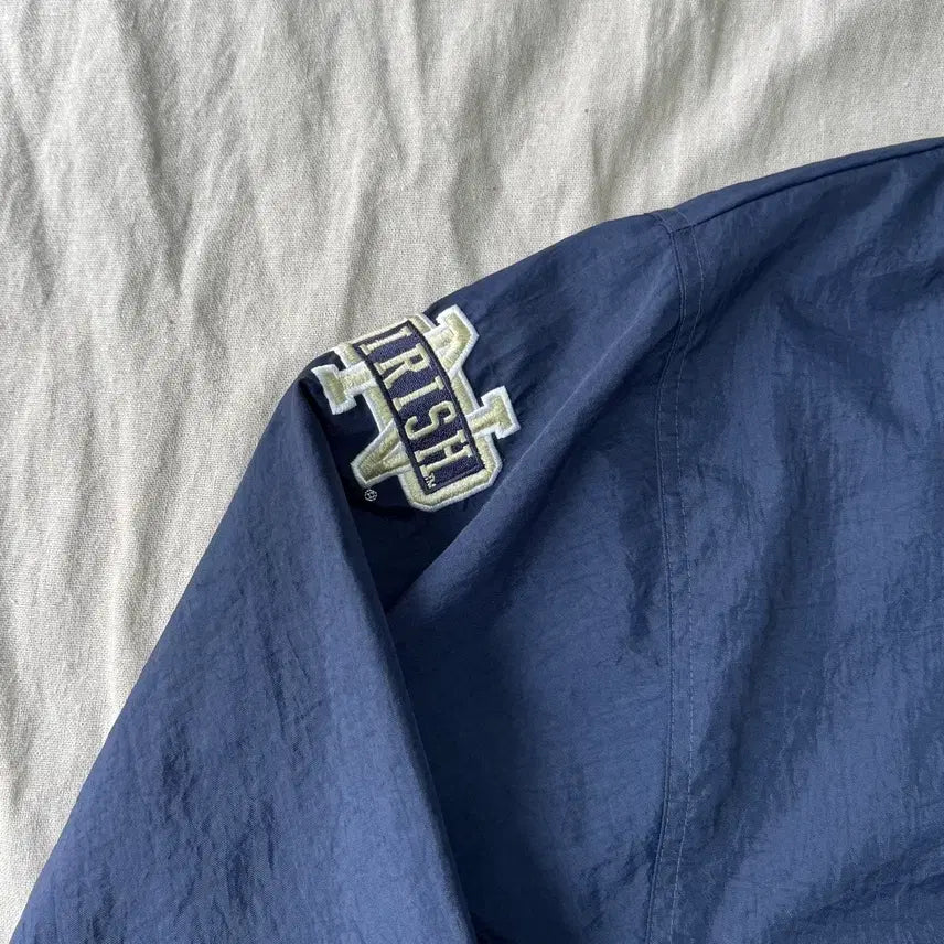 [SOLD OUT] 챔피온 90s 노트르담 나일론 웜업 L