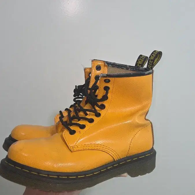 [BUNJANG] Dr. Martens Yellow Boots / 닥터마틴 옐로우 부츠
