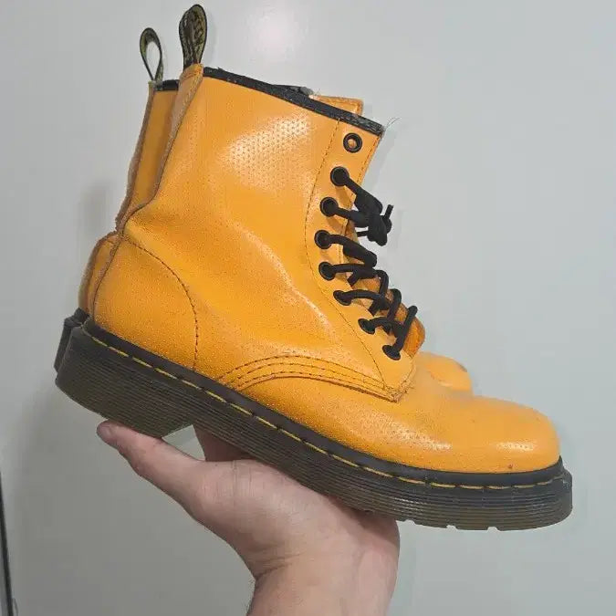 [BUNJANG] Dr. Martens Yellow Boots / 닥터마틴 옐로우 부츠