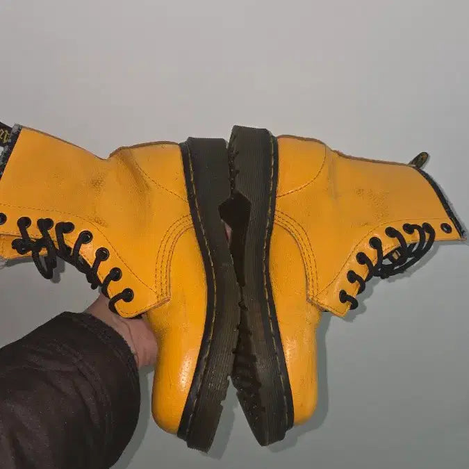 [BUNJANG] Dr. Martens Yellow Boots / 닥터마틴 옐로우 부츠