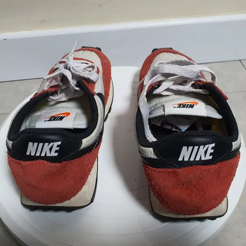 [BUNJANG] Nike Daybreak Pure Platinum Sneakers / 가벼운 나이키 데이브레이크 퓨어 플래티넘 235mm