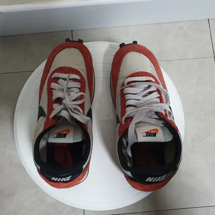 [BUNJANG] Nike Daybreak Pure Platinum Sneakers / 가벼운 나이키 데이브레이크 퓨어 플래티넘 235mm