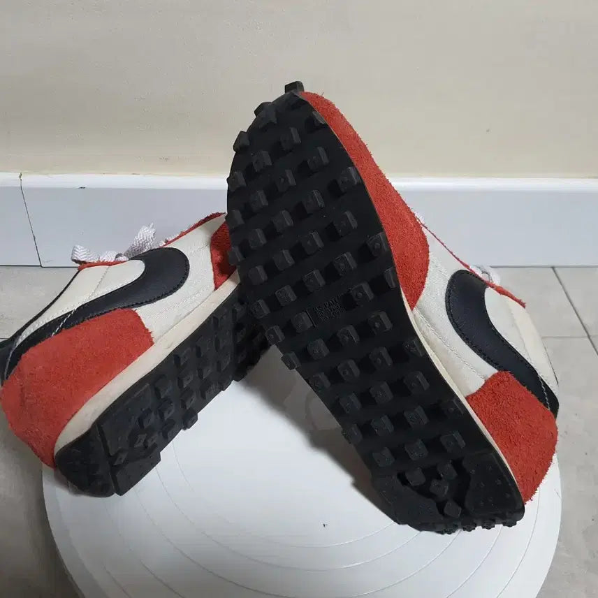 [BUNJANG] Nike Daybreak Pure Platinum Sneakers / 가벼운 나이키 데이브레이크 퓨어 플래티넘 235mm