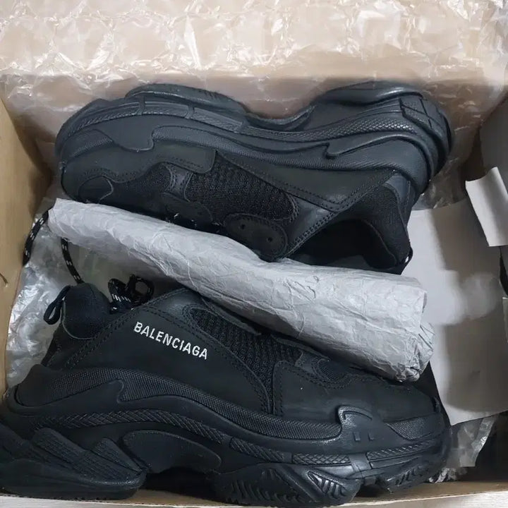 [BUNJANG] Balenciaga Triple S 41 Sneakers / 발렌시아가 트리플 S 41