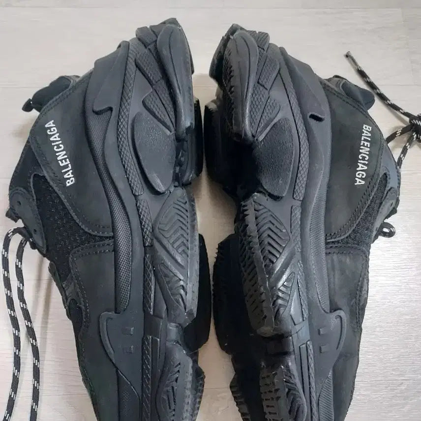 [BUNJANG] Balenciaga Triple S 41 Sneakers / 발렌시아가 트리플 S 41
