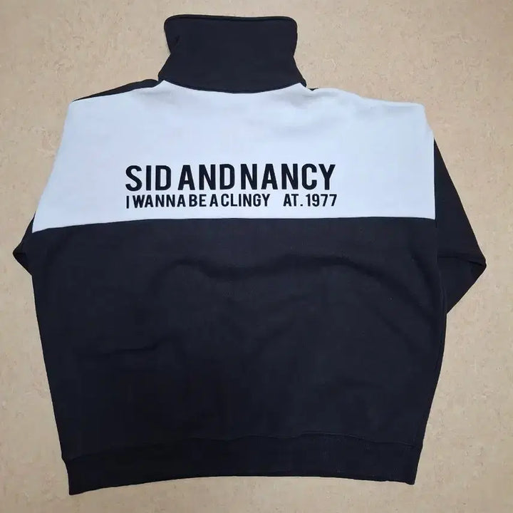 [BUNJANG] WVPROJECT Half Zip-up Black White / WVPROJECT 하프집업 블랙 화이트
