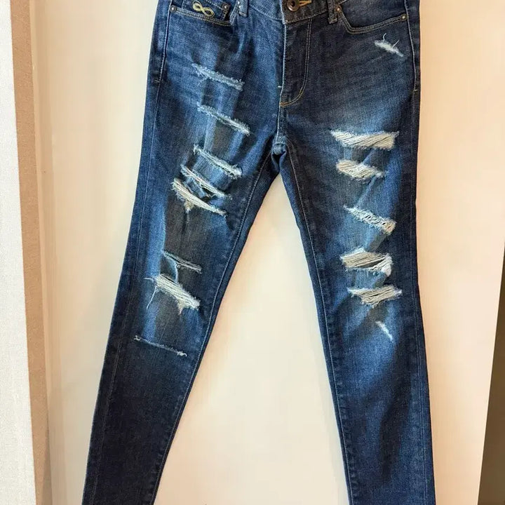 [SOLD OUT] 플랙진 진청 데미지 청바지 26