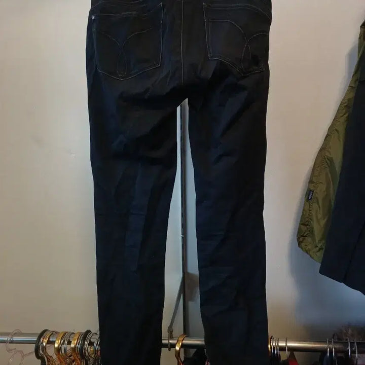 [BUNJANG] Calvin Klein Black Denim Pants (Size 30) / 캘빈클라인 블랙 데님 바지 30