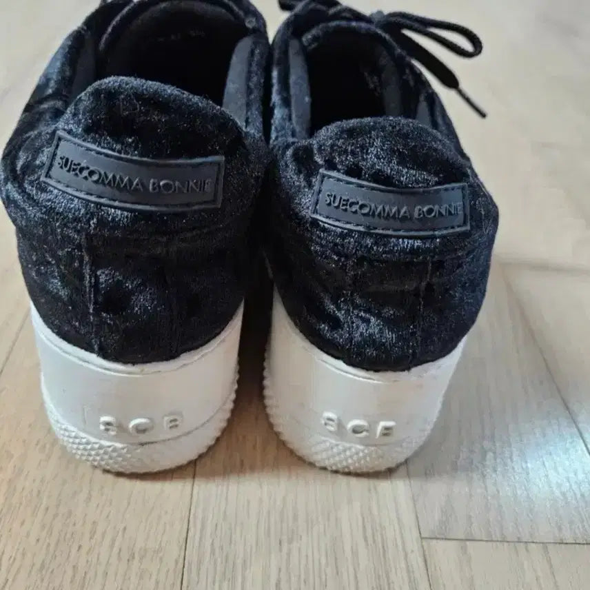 [BUNJANG] Suecomma Bonnie Velvet Sneakers / SuecommaBonnie 스니커즈 벨벳 블랙