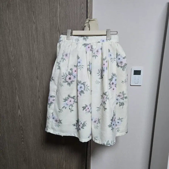 [BUNJANG] Earth Floral Pattern Midi Skirt / earth 상태굿 플라워 패턴  미디 스커트  free