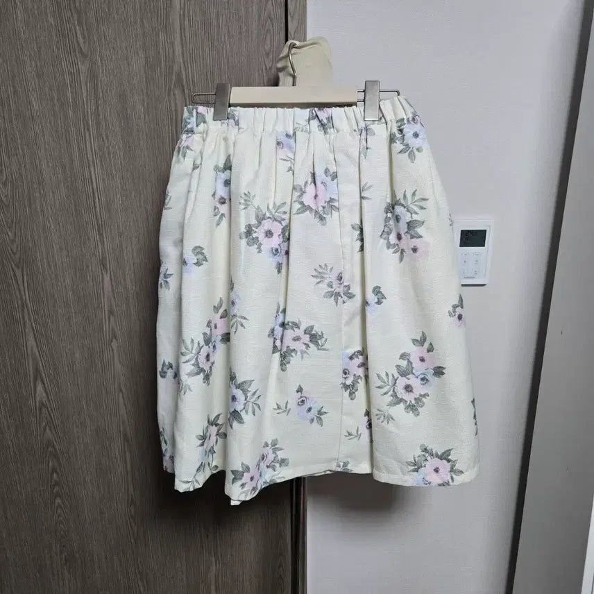 [BUNJANG] Earth Floral Pattern Midi Skirt / earth 상태굿 플라워 패턴  미디 스커트  free
