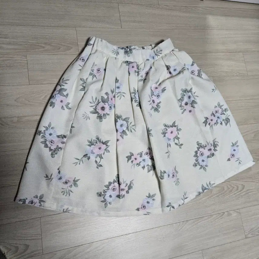 [BUNJANG] Earth Floral Pattern Midi Skirt / earth 상태굿 플라워 패턴  미디 스커트  free