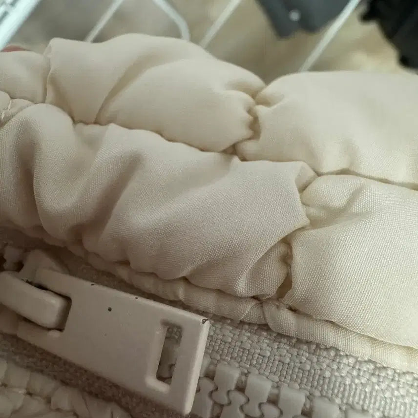 [BUNJANG] COS Quilted Mini Bag - Stone / COS 코스 정품 퀼티드 미니백 스톤