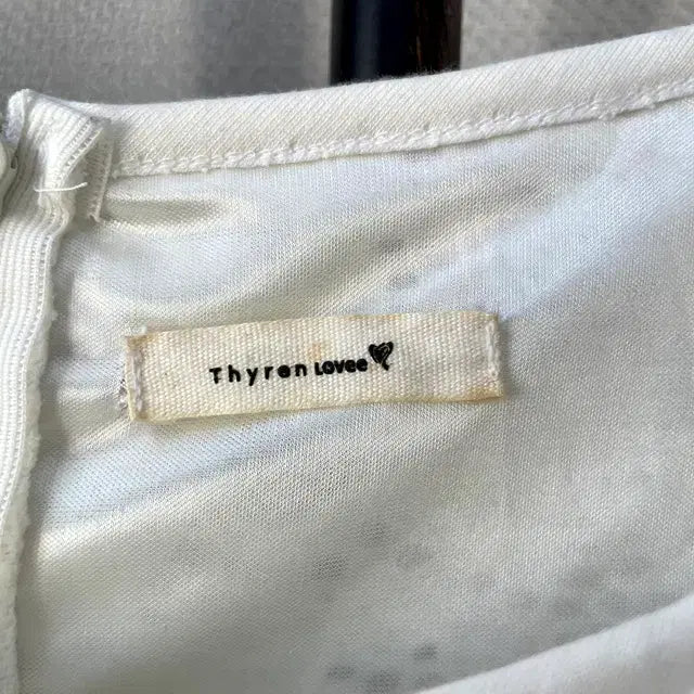 [BUNJANG] Thyren Lovee White Lace Fabric Dress / Thyren Lovee 티렌러비 화이트 레이스 원단 원피스