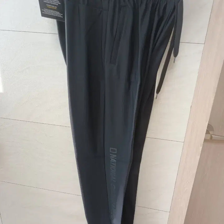 [BUNJANG] National Geographic Training Pants XL / 내셔널지오그래픽 춘추용 트레이닝  XL 새상품 블랙