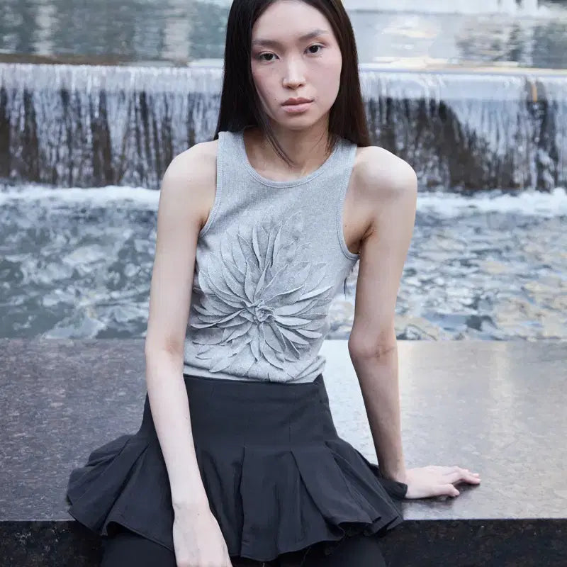 [BUNJANG] CERRIC Flower Pointed Sleeveless Top / 세릭 나시
