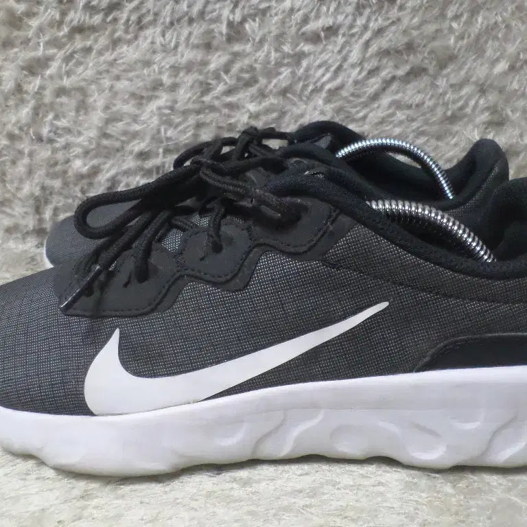 [BUNJANG] Nike Explorer Strada Black Sneakers / 후루룩구제 270 나이키 익스플로러 스트라다 블랙 운동화 중고 신발