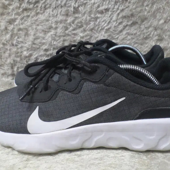 [BUNJANG] Nike Explorer Strada Black Sneakers / 후루룩구제 270 나이키 익스플로러 스트라다 블랙 운동화 중고 신발