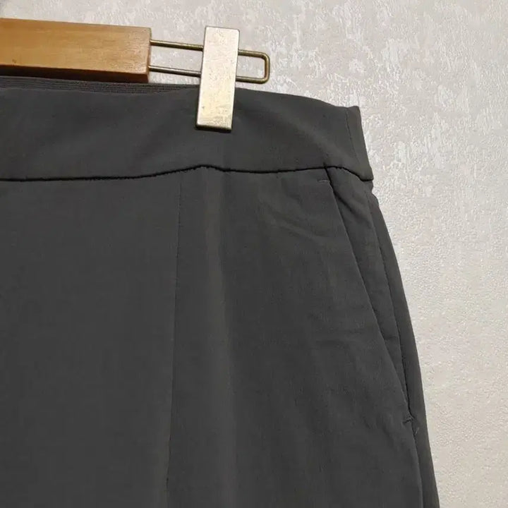 [BUNJANG] Laurel Deep Gray Rayon Spandex Slacks / 라우렐 레이온 스판 딥그레이 슬랙스