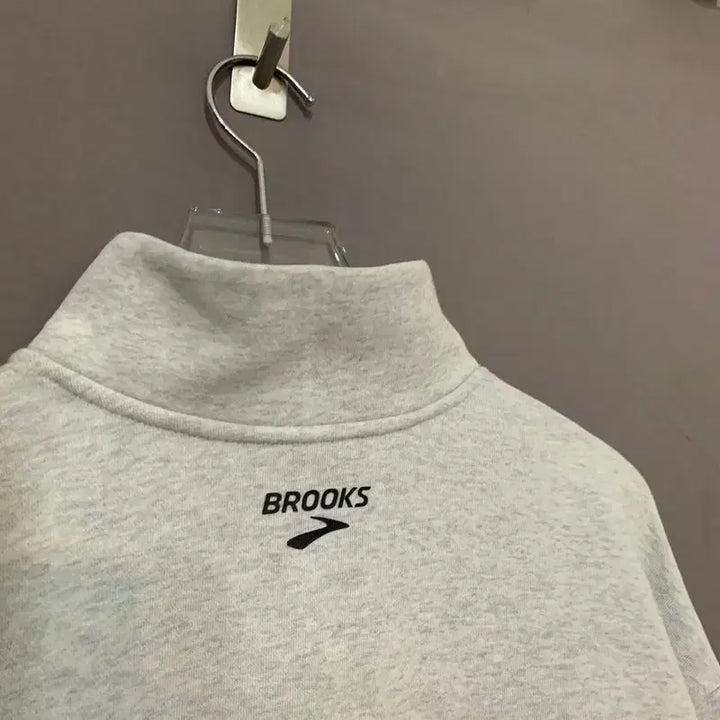 [BUNJANG] Brooks 1914 Logo Half-Zip Sweatshirt / XL BROOKS 브룩스 1914 로고 반집업 맨투맨