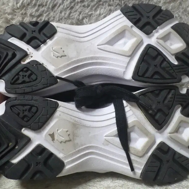 [BUNJANG] Lafuma Extreme JJ Black Sneakers / 후루룩구제 255 라푸마 익스트림jj 블랙 운동화 스니커즈 중고 신발