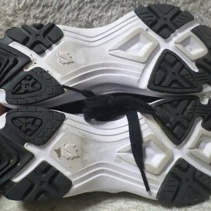 [BUNJANG] Lafuma Extreme JJ Black Sneakers / 후루룩구제 255 라푸마 익스트림jj 블랙 운동화 스니커즈 중고 신발
